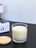 vela aromatica perfumada aroma baunilha copo vidro transparente reutilizavel com tampa de madeira