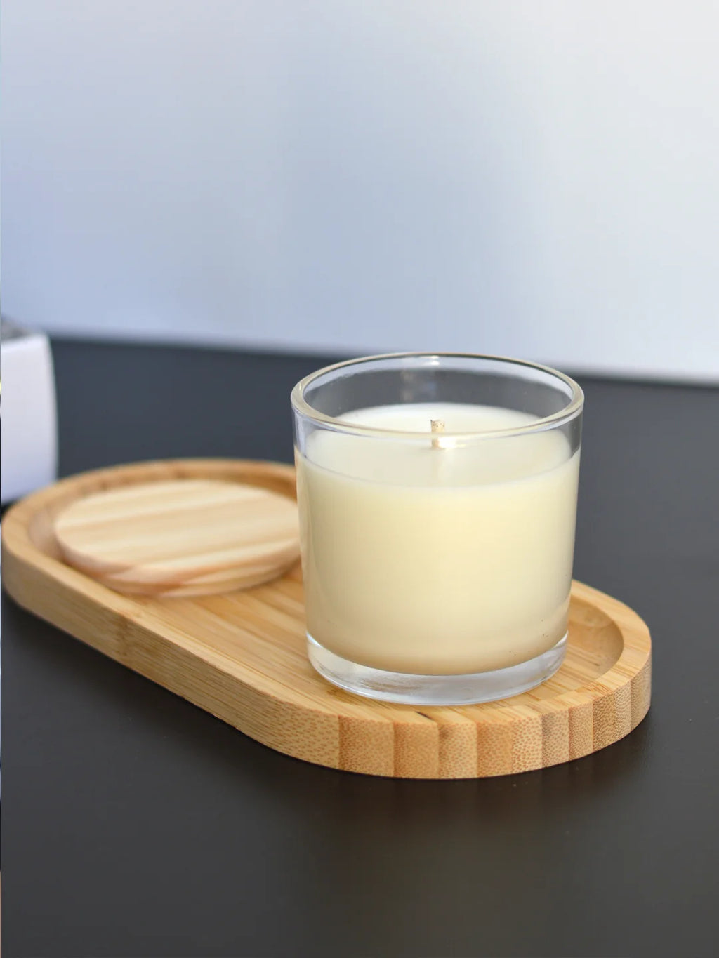 vela aromatica perfumada aroma baunilha copo vidro transparente reutilizavel com tampa de madeira